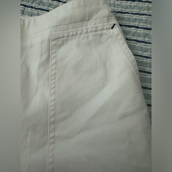 Lauren Ralph Lauren NWT White Shorts Size 8 - Picture 3 of 6